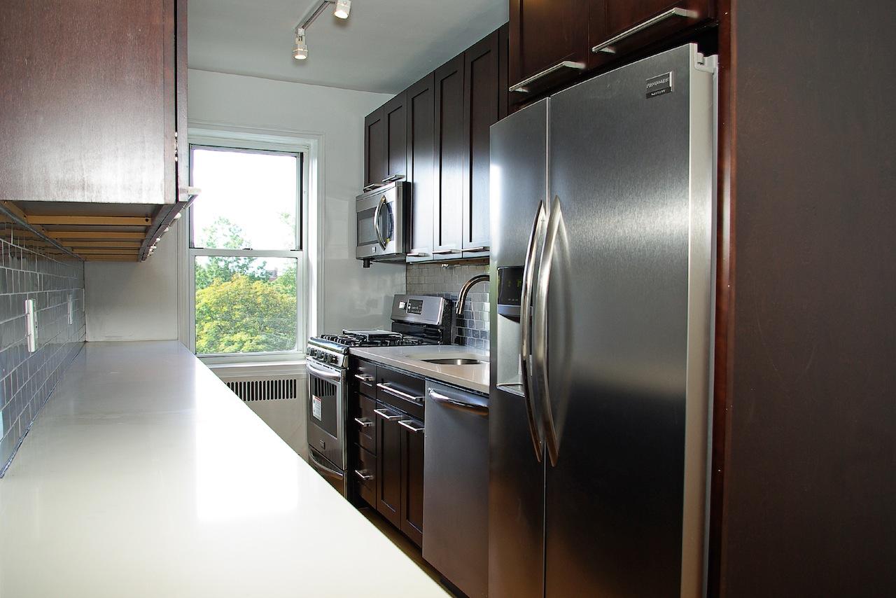 Fully Renovated 2 Bedroom 1-Bathroom