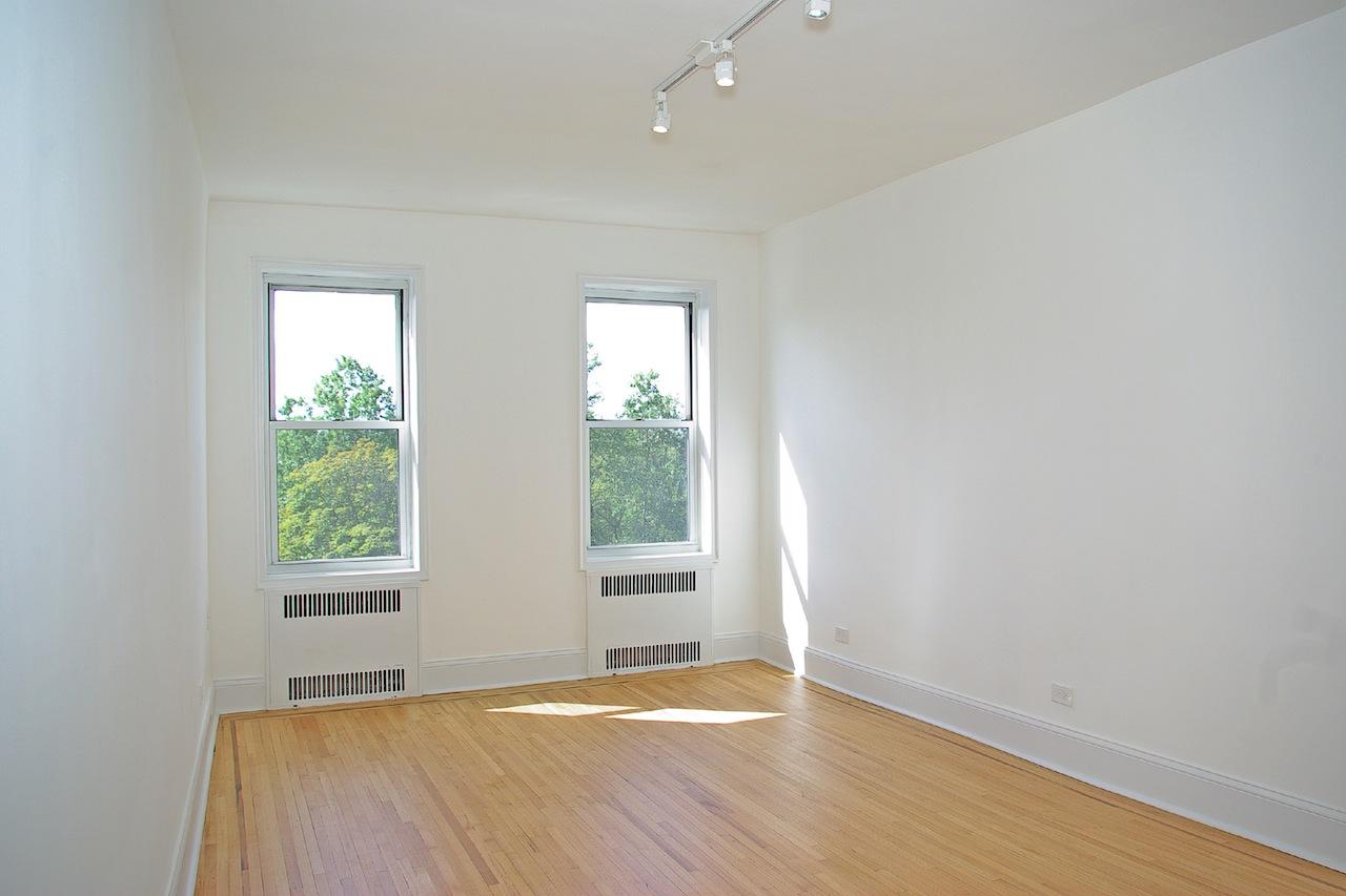 Fully Renovated 2 Bedroom 1-Bathroom