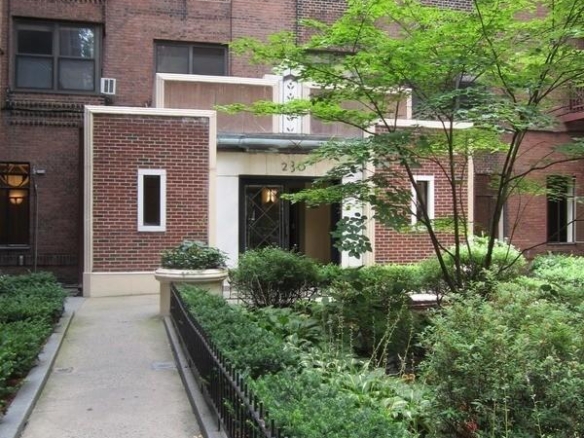 Fully Renovated Sponsor Studio Apartment