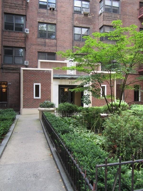sale-fully-renovated-sponsor-studio-4-min Fully Renovated Sponsor Studio Apartment