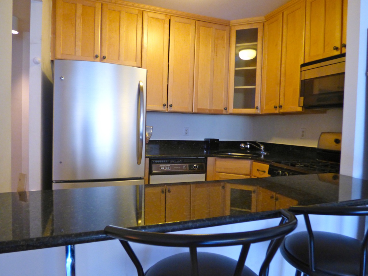 211W714Dkit1 211 West 71st Street #4D