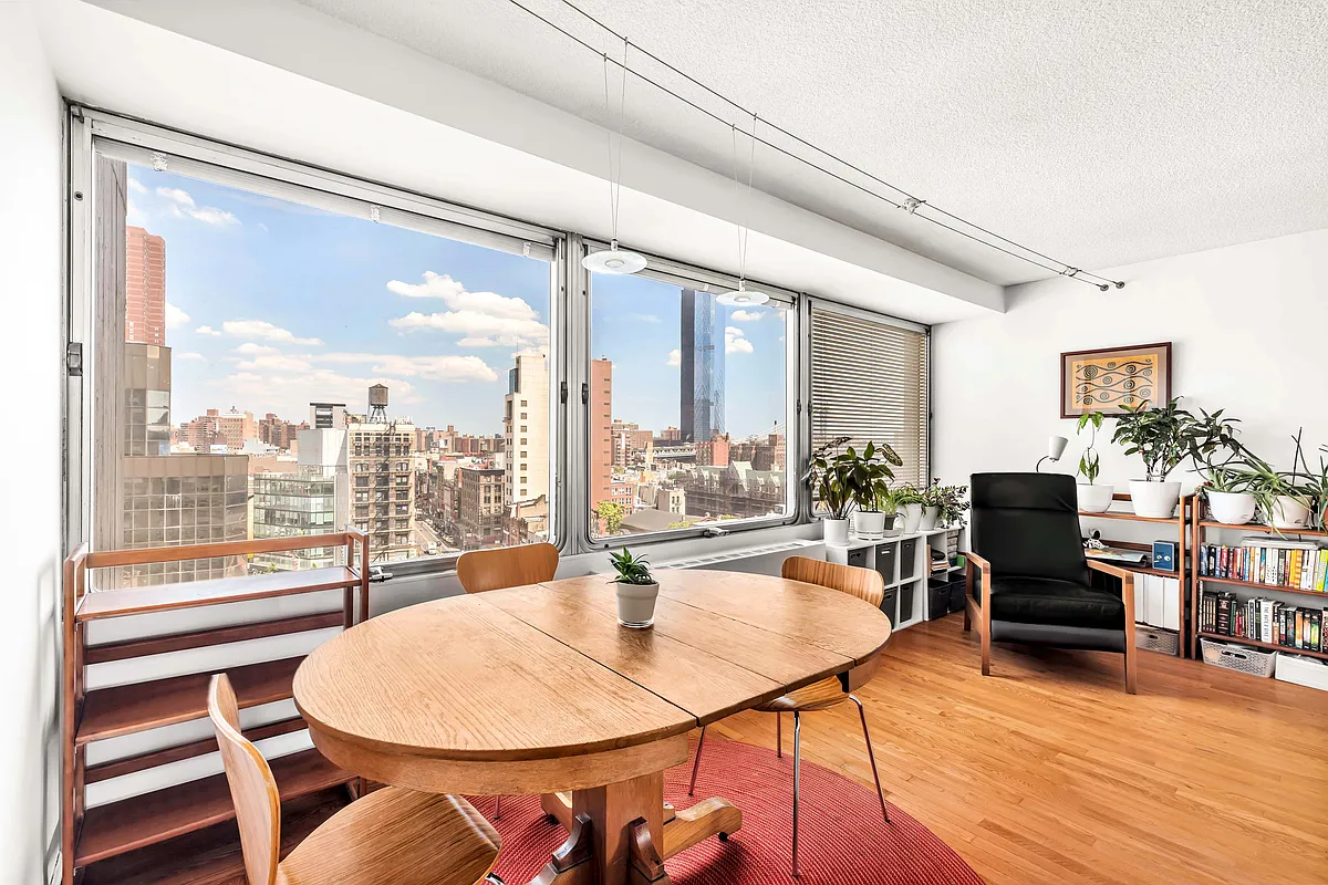 180 Park Row #14A
