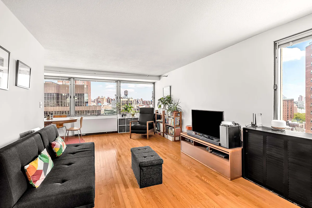 180 Park Row #14A