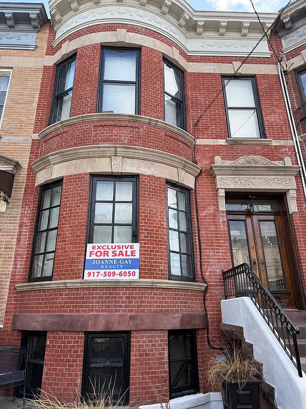 952 71st Street – Photo 1